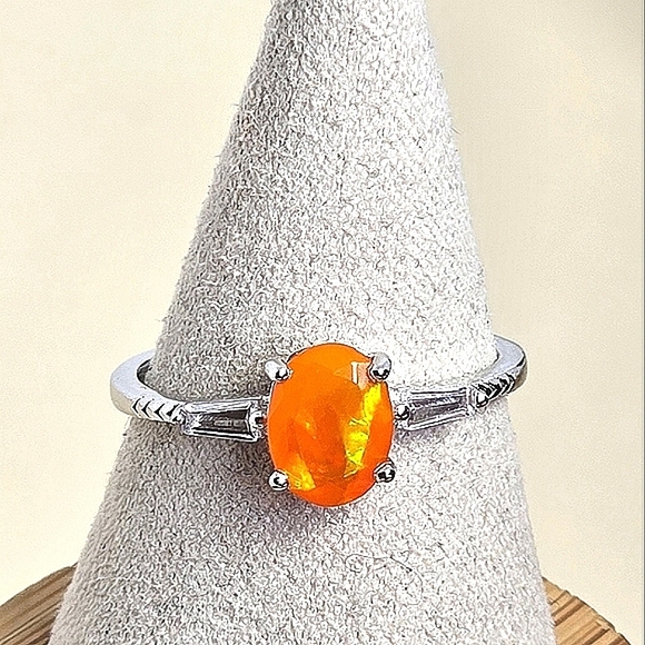 925 Sterling Silver Ring with Natural Orange Opal Gemstone - Picture 3 of 10